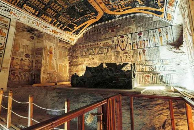 Explore the Valley of the Kings on a private Luxor tour from Marsa Alam – royal tombs of Pharaohs including Tutankhamun and Ramses II, ancient Egyptian hieroglyphics and treasures, historical Egypt sightseeing